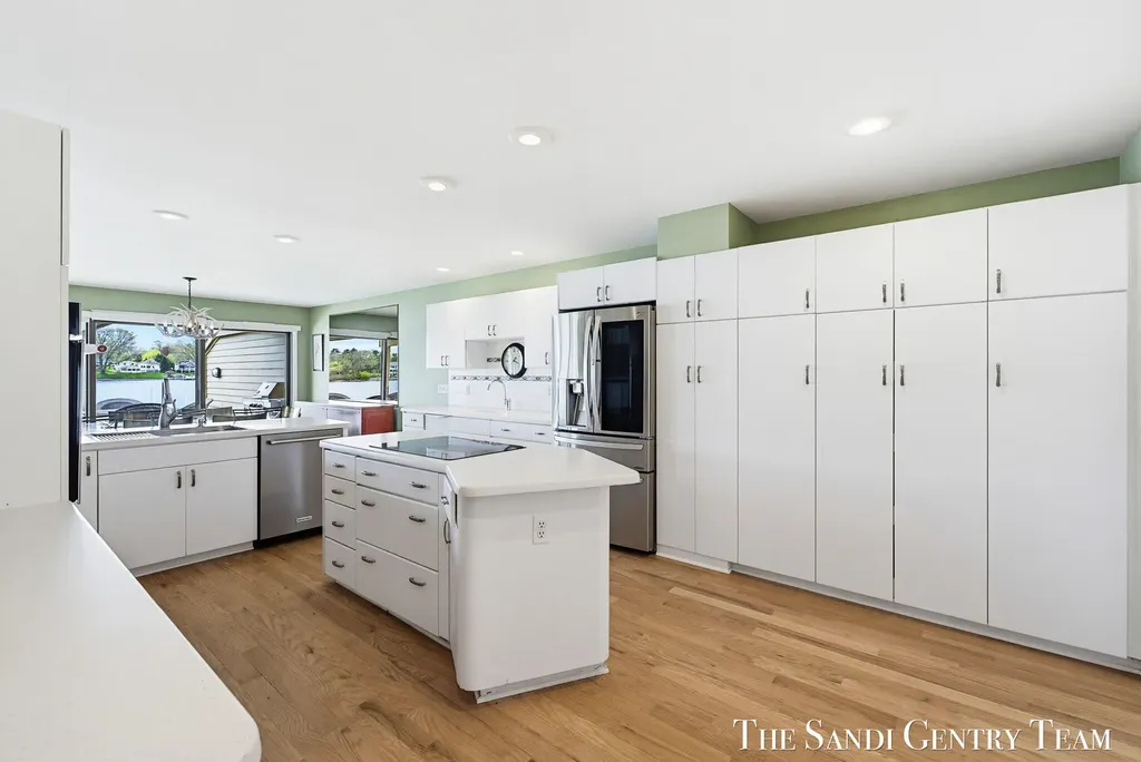 15780 N Prospect Point Drive Spring Lake Township MI 49456