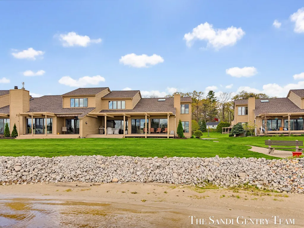 15780 N Prospect Point Drive Spring Lake Township MI 49456