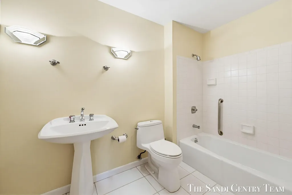 15780 N Prospect Point Drive Spring Lake Township MI 49456