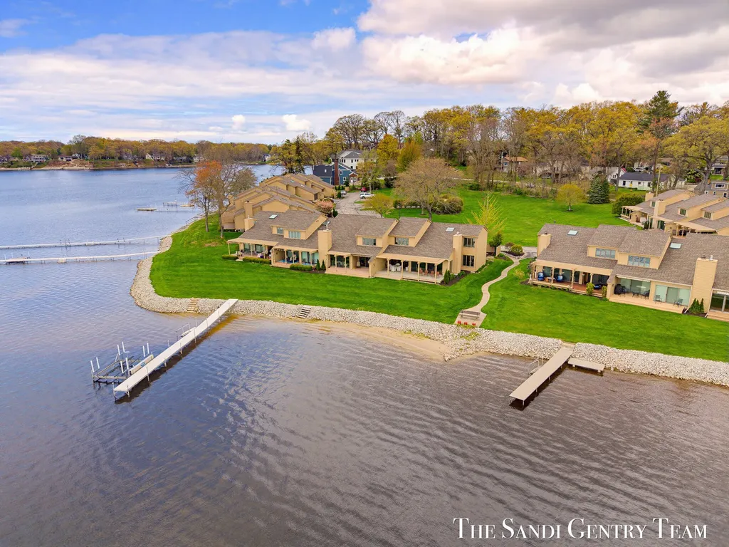 15780 N Prospect Point Drive Spring Lake Township MI 49456