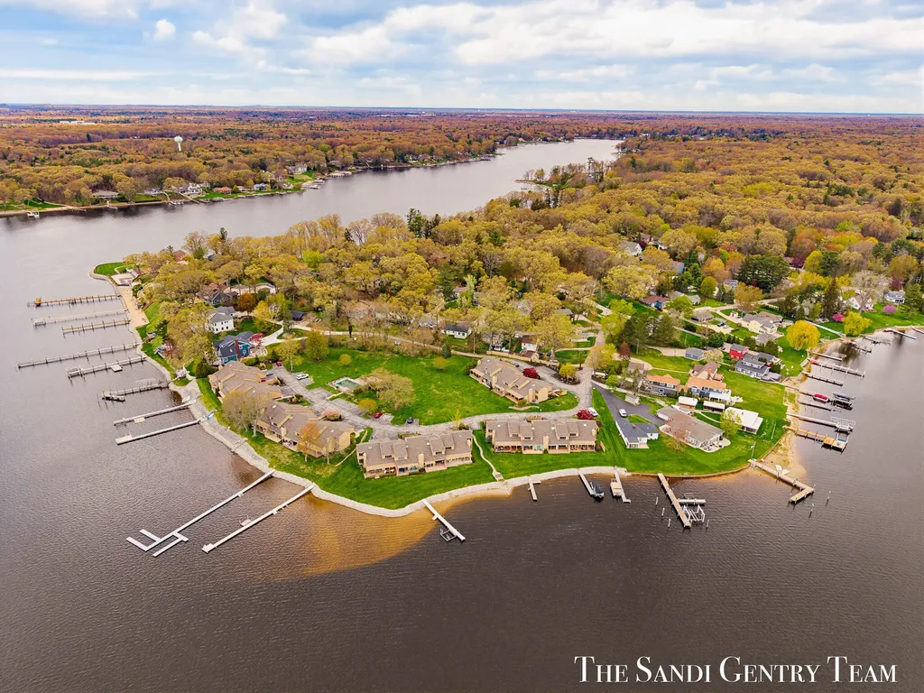 15780 N Prospect Point Drive Spring Lake Township MI 49456