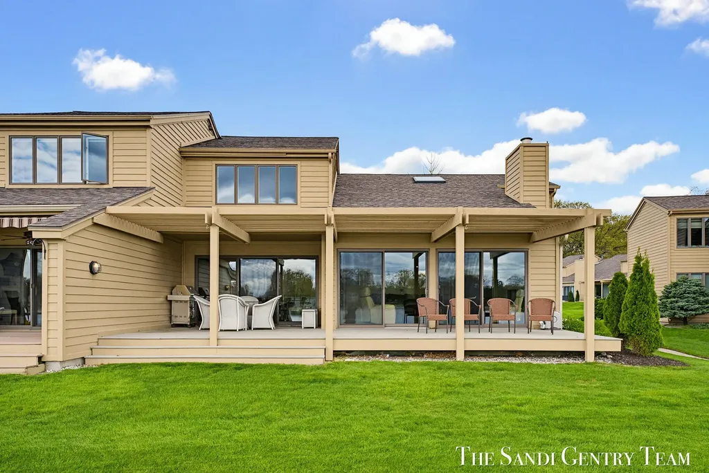 15780 N Prospect Point Drive Spring Lake Township MI 49456