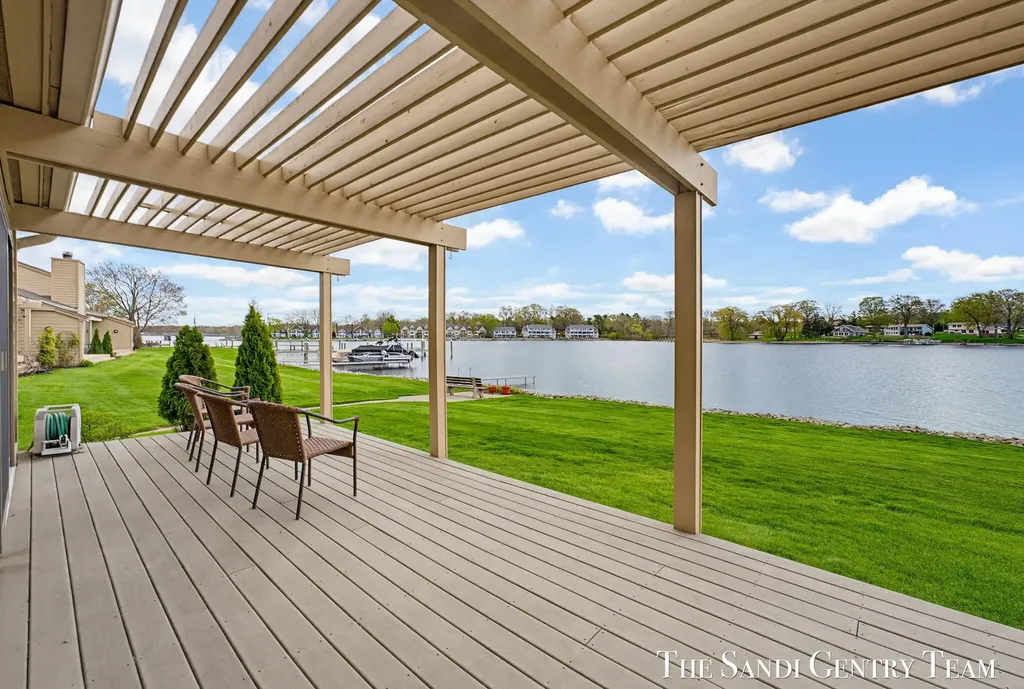 15780 N Prospect Point Drive Spring Lake Township MI 49456