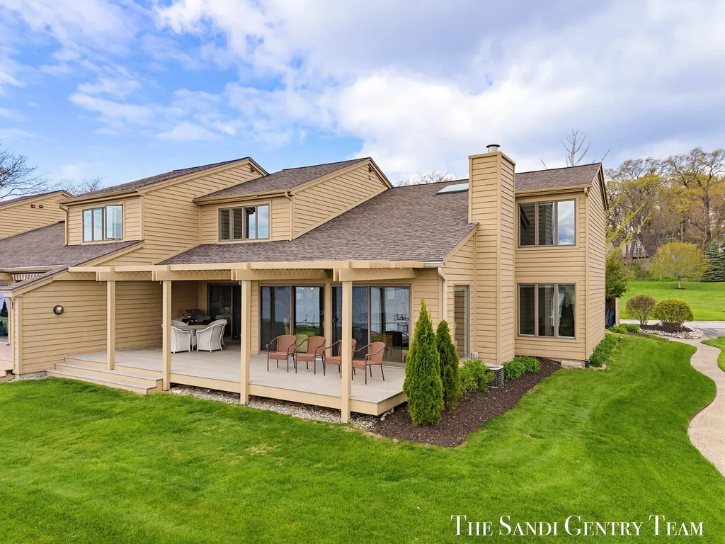 15780 N Prospect Point Drive Spring Lake Township MI 49456