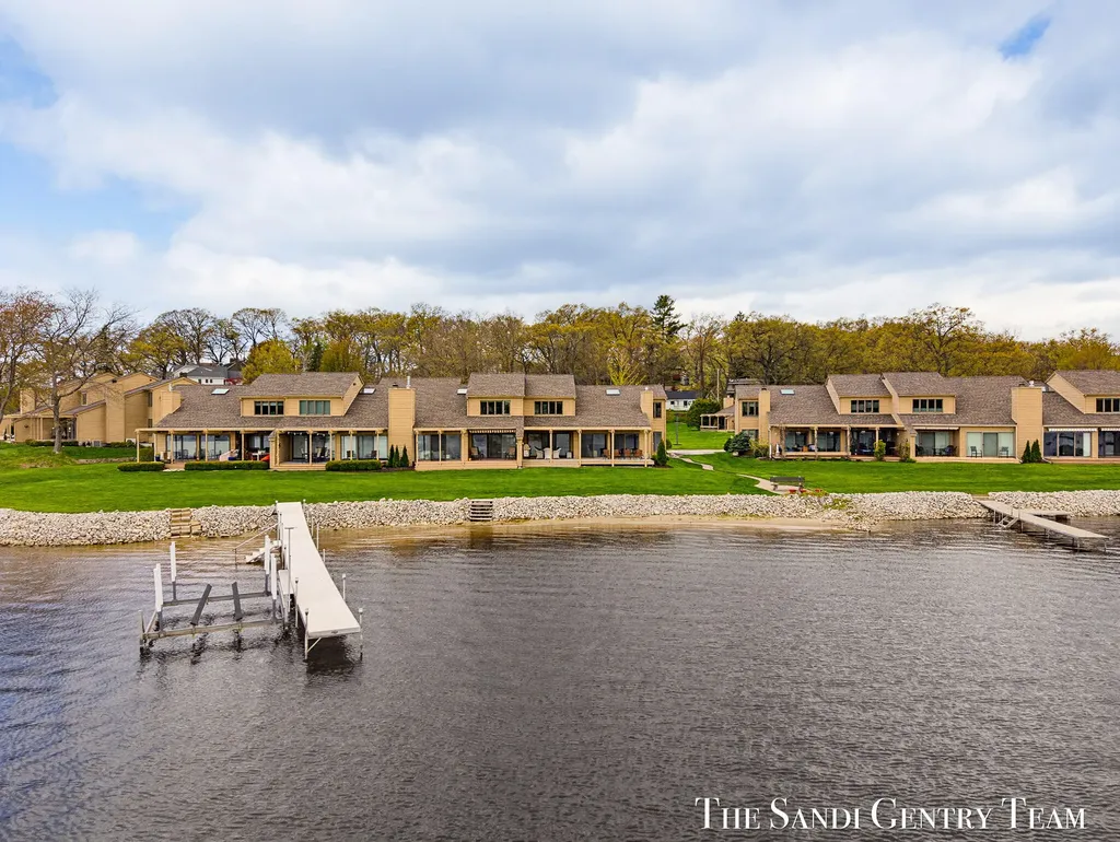 15780 N Prospect Point Drive Spring Lake Township MI 49456