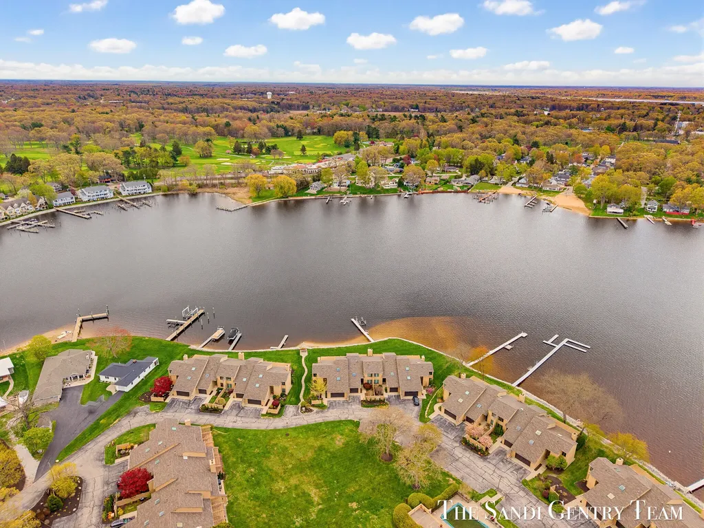 15780 N Prospect Point Drive Spring Lake Township MI 49456