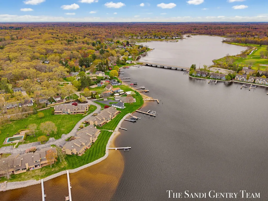 15780 N Prospect Point Drive Spring Lake Township MI 49456