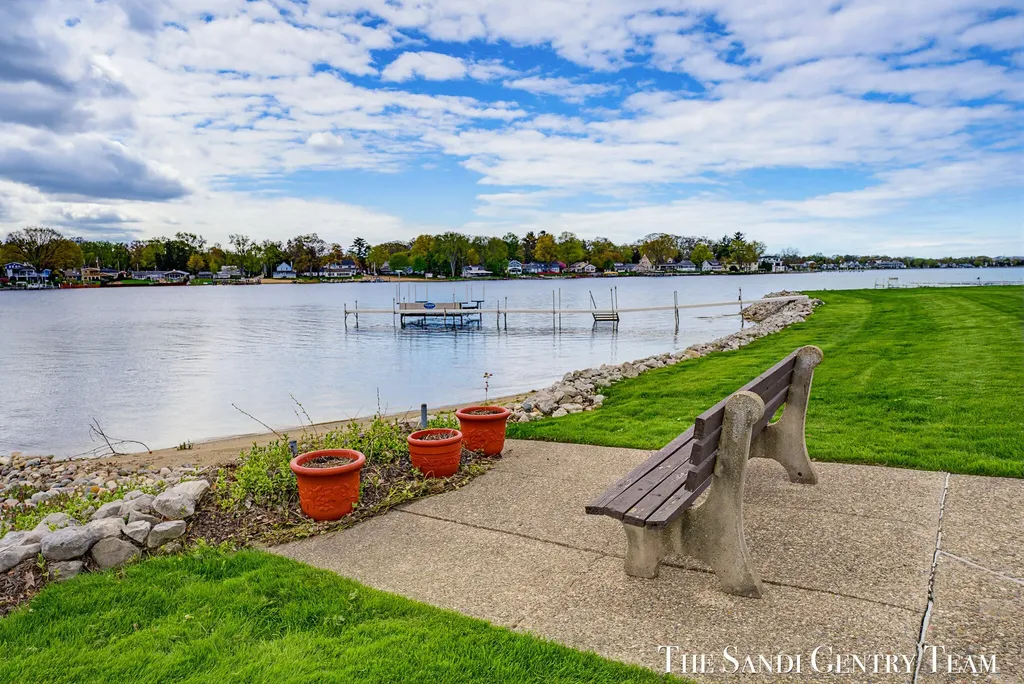 15780 N Prospect Point Drive Spring Lake Township MI 49456