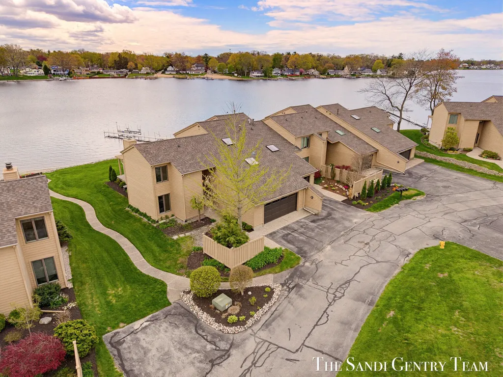15780 N Prospect Point Drive Spring Lake Township MI 49456