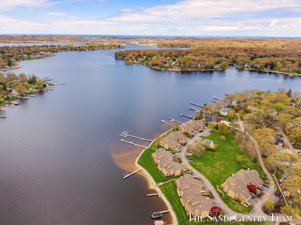 15780 N Prospect Point Drive Spring Lake Township MI 49456
