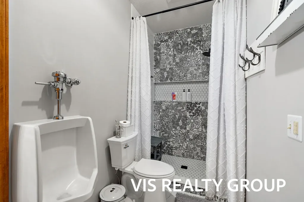 8225 E Sternberg Road Sullivan Township MI 49448