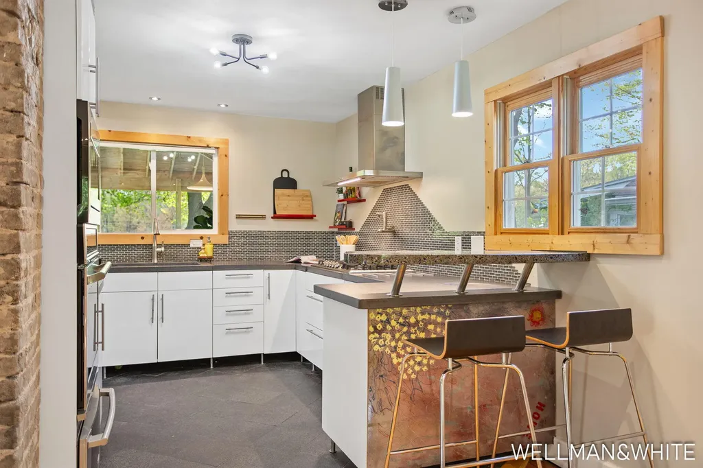 1005 Elizabeth Street Saugatuck City MI 49453
