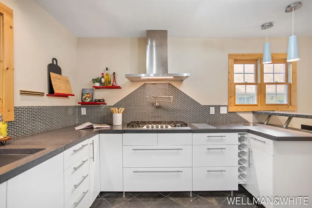 1005 Elizabeth Street Saugatuck City MI 49453