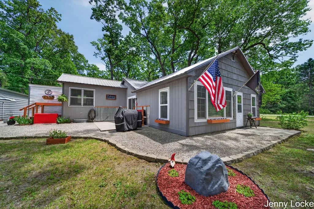 588 N Mill Iron Road Muskegon Charter Township MI 49442