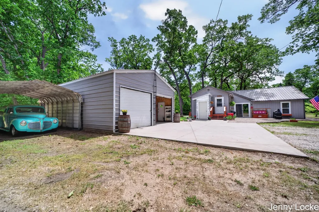 588 N Mill Iron Road Muskegon Charter Township MI 49442