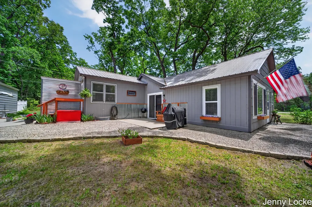 588 N Mill Iron Road Muskegon Charter Township MI 49442