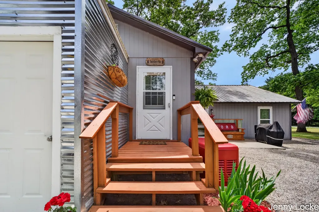 588 N Mill Iron Road Muskegon Charter Township MI 49442