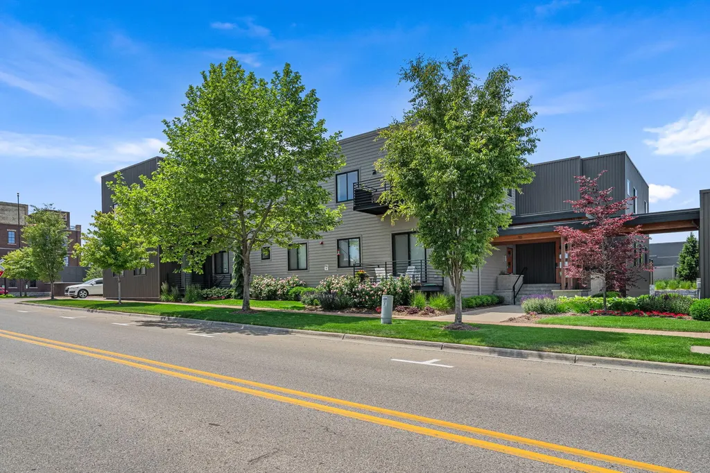 110 Central Avenue Holland City MI 49423