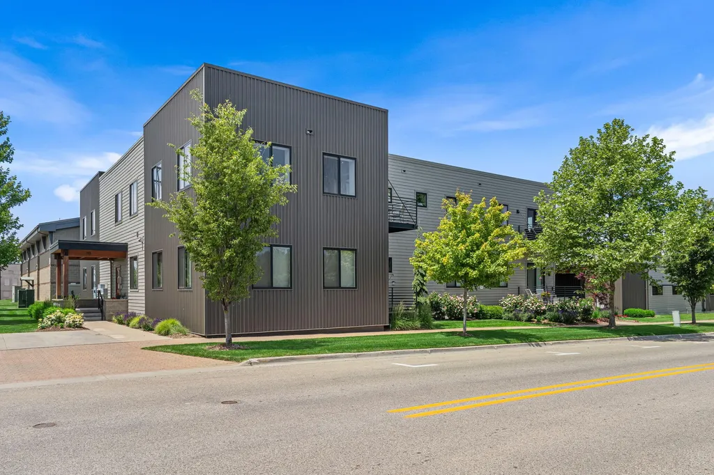 110 Central Avenue Holland City MI 49423