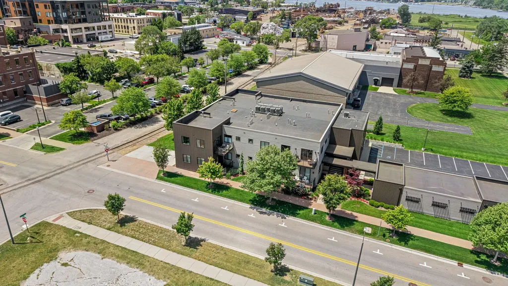 110 Central Avenue Holland City MI 49423