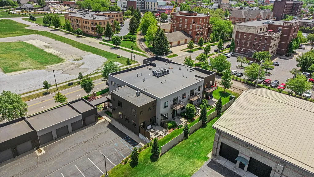 110 Central Avenue Holland City MI 49423