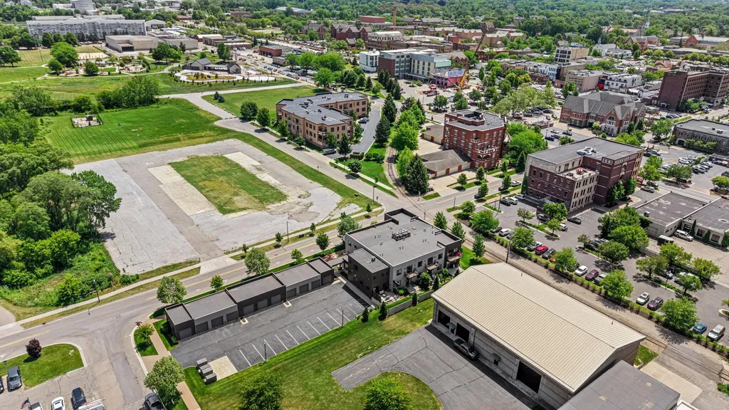 110 Central Avenue Holland City MI 49423