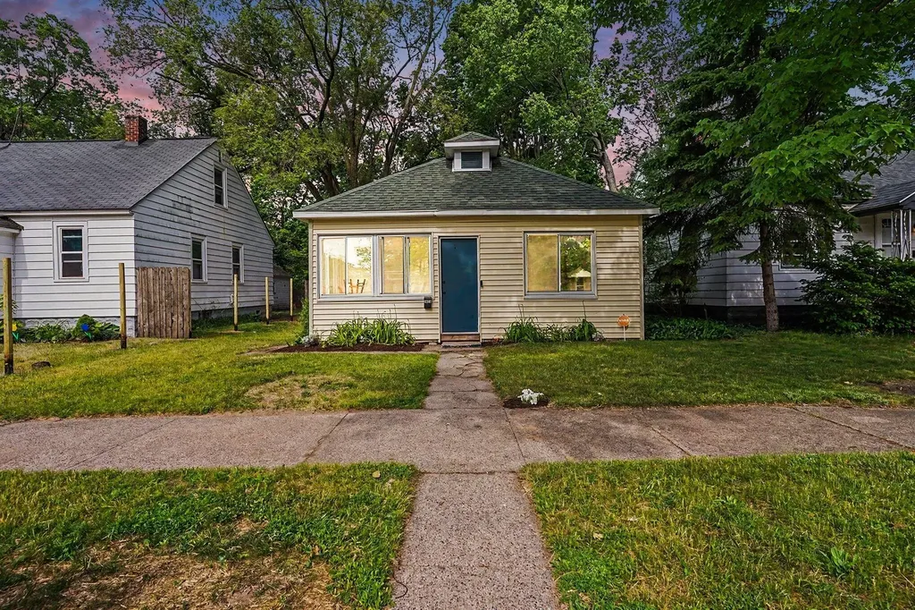 3013 Leahy Street Muskegon Heights City MI 49444