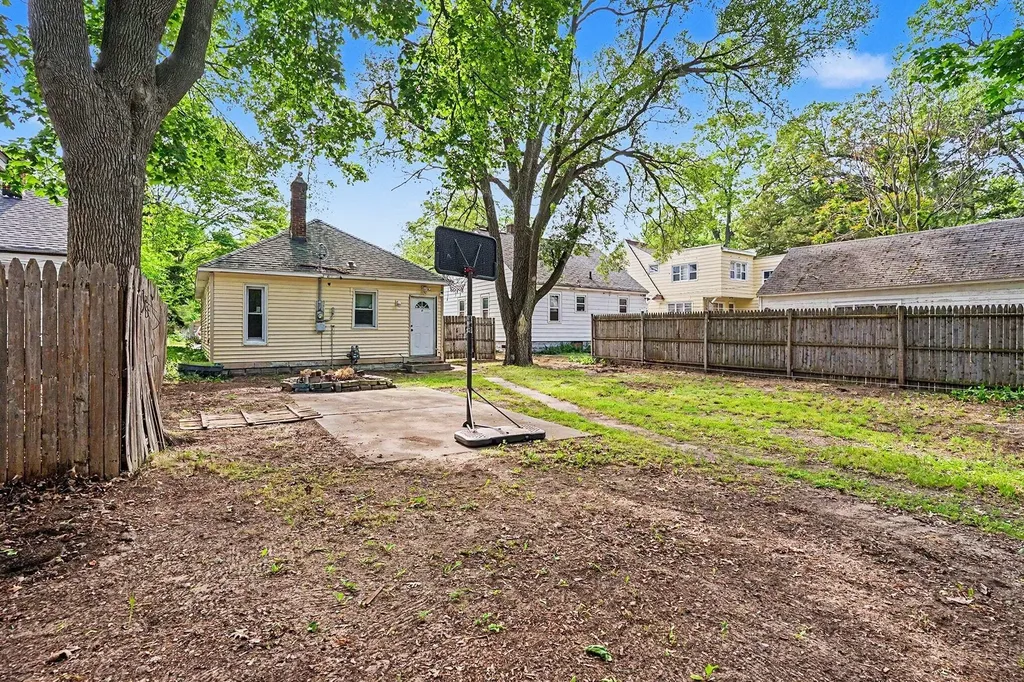 3013 Leahy Street Muskegon Heights City MI 49444