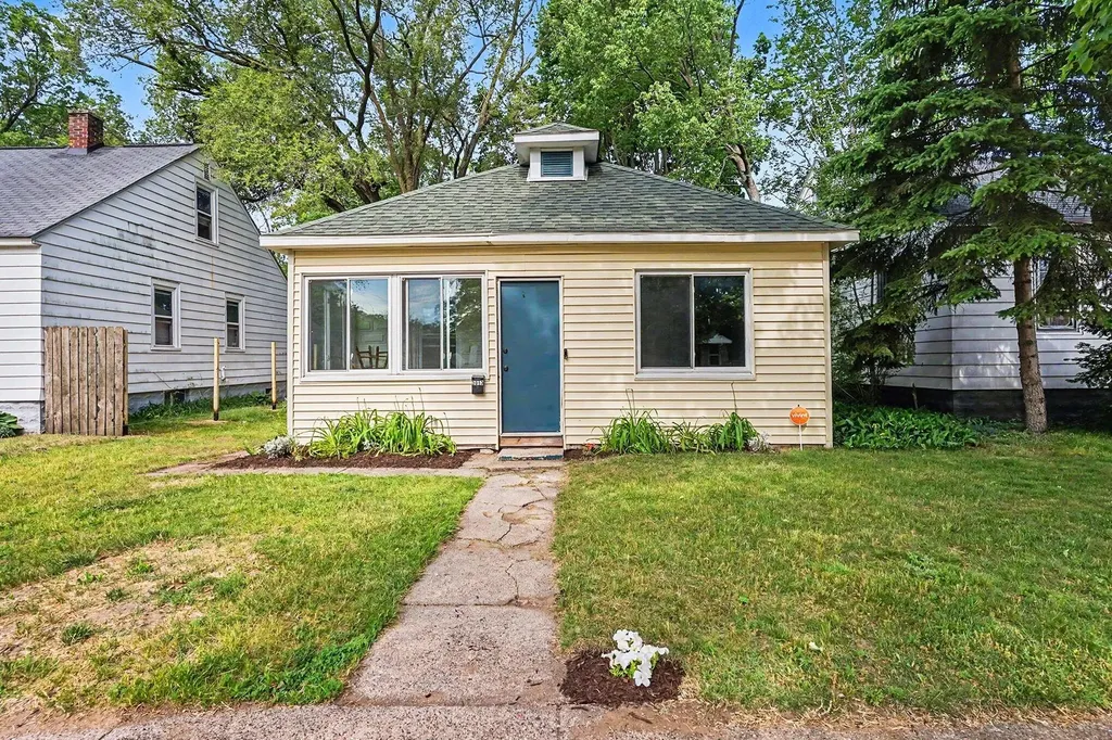 3013 Leahy Street Muskegon Heights City MI 49444