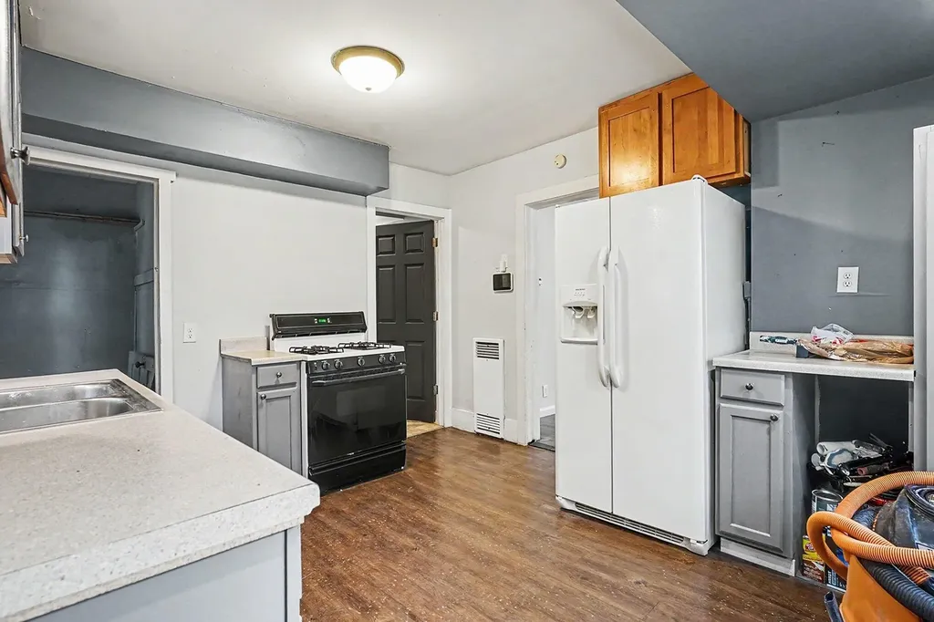 3013 Leahy Street Muskegon Heights City MI 49444