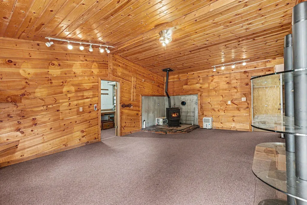 11151 Us Highway 31 Montague Township MI 49437