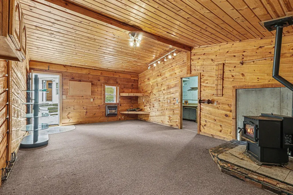 11151 Us Highway 31 Montague Township MI 49437