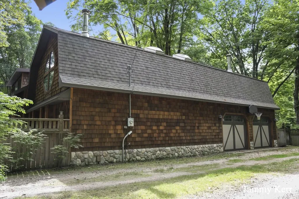 2450 Lakeshore Drive Saugatuck Township MI 49408