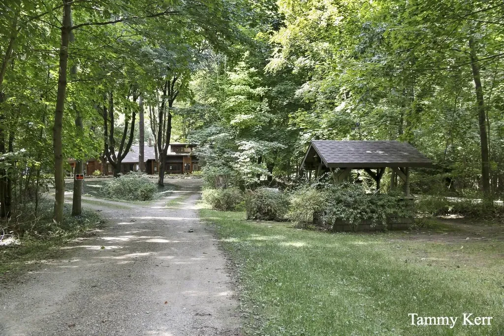 2450 Lakeshore Drive Saugatuck Township MI 49408