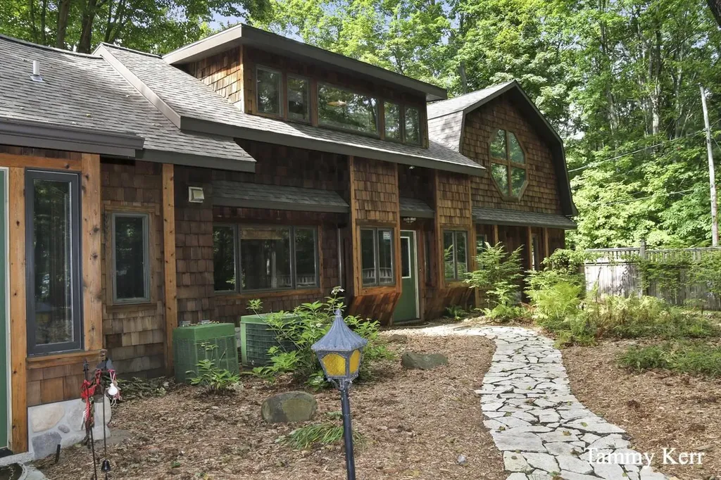 2450 Lakeshore Drive Saugatuck Township MI 49408