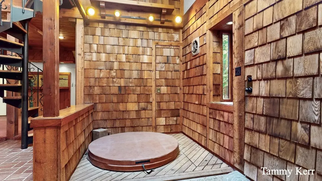 2450 Lakeshore Drive Saugatuck Township MI 49408