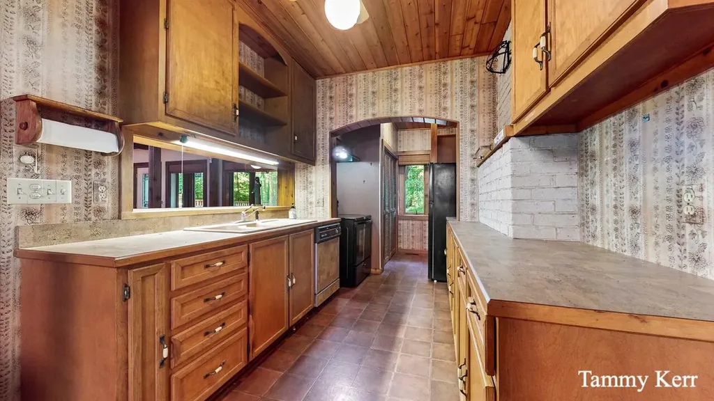 2450 Lakeshore Drive Saugatuck Township MI 49408