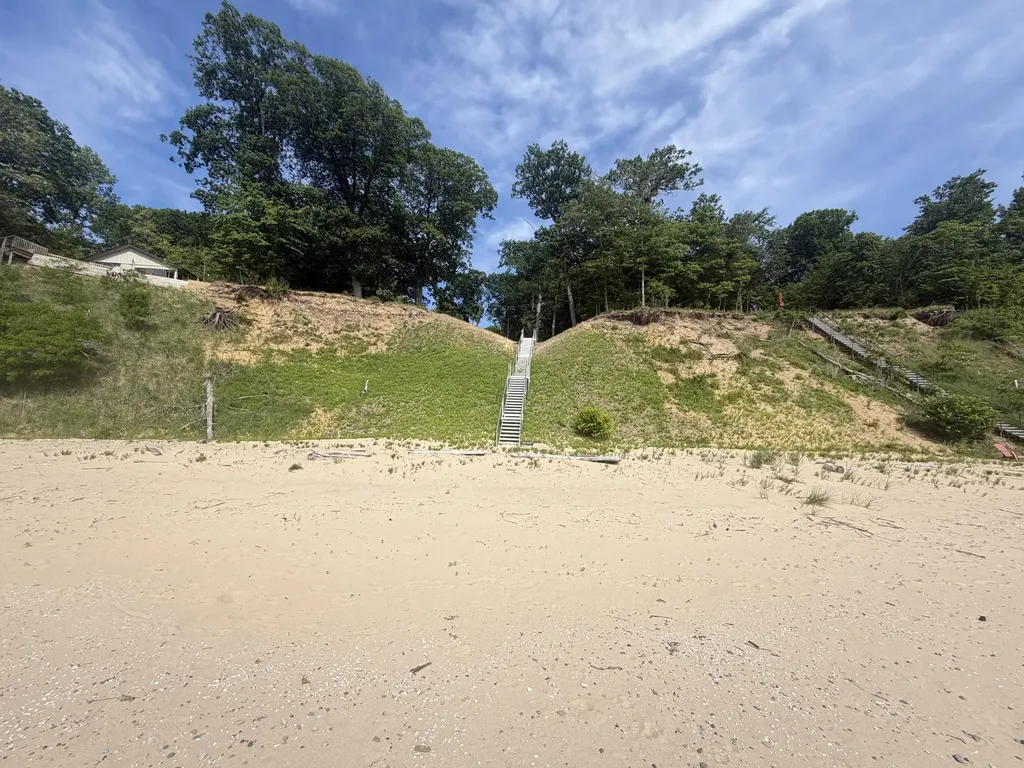 2450 Lakeshore Drive Saugatuck Township MI 49408