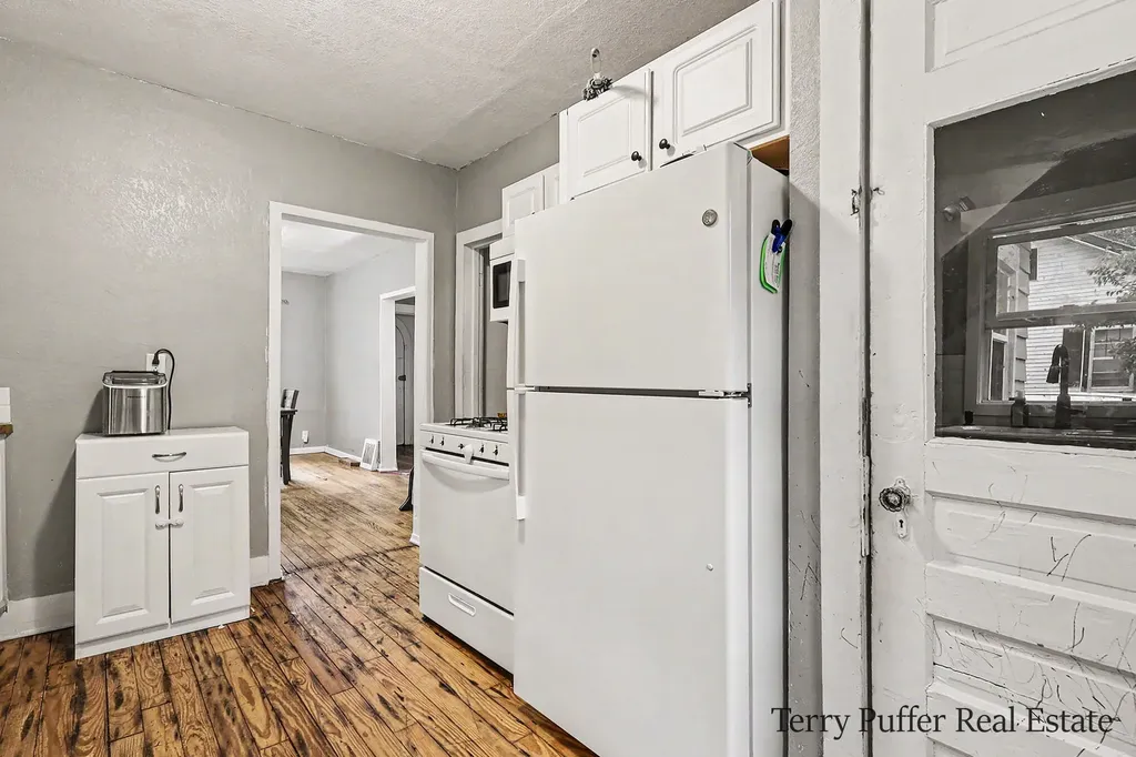 488 W Southern Avenue Muskegon City MI 49441