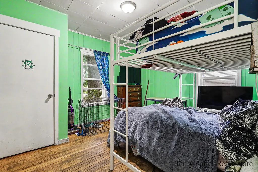 488 W Southern Avenue Muskegon City MI 49441