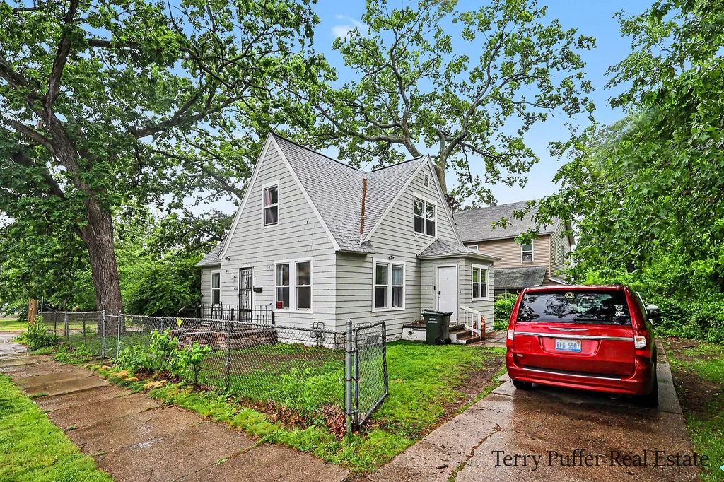 488 W Southern Avenue Muskegon City MI 49441