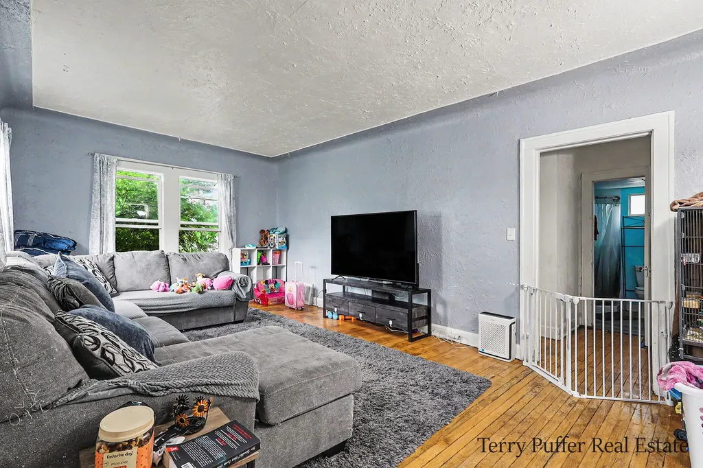 488 W Southern Avenue Muskegon City MI 49441