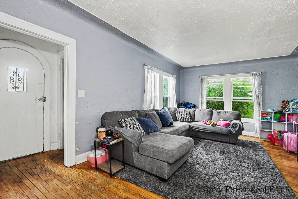 488 W Southern Avenue Muskegon City MI 49441