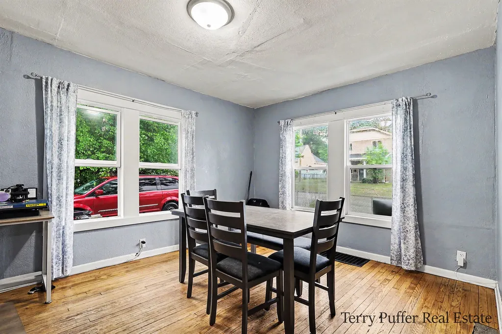 488 W Southern Avenue Muskegon City MI 49441