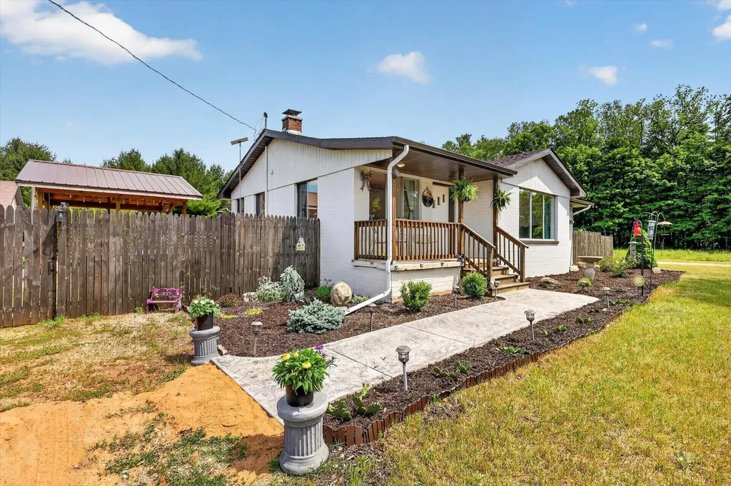827 Williams Road Allegan Township MI 49010