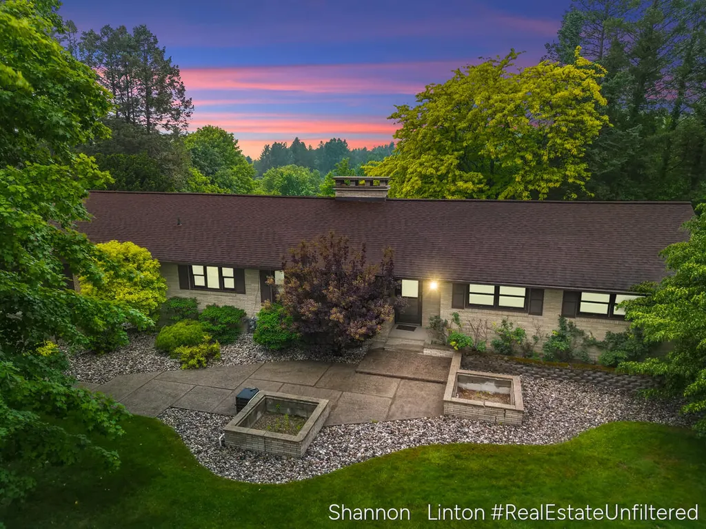 346 Orchard View Drive Shelby Village MI 49455