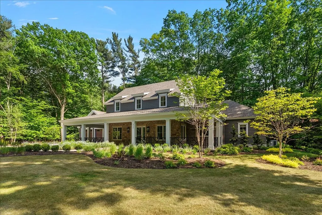 317 N Lakeshore Avenue Park Township MI 49424