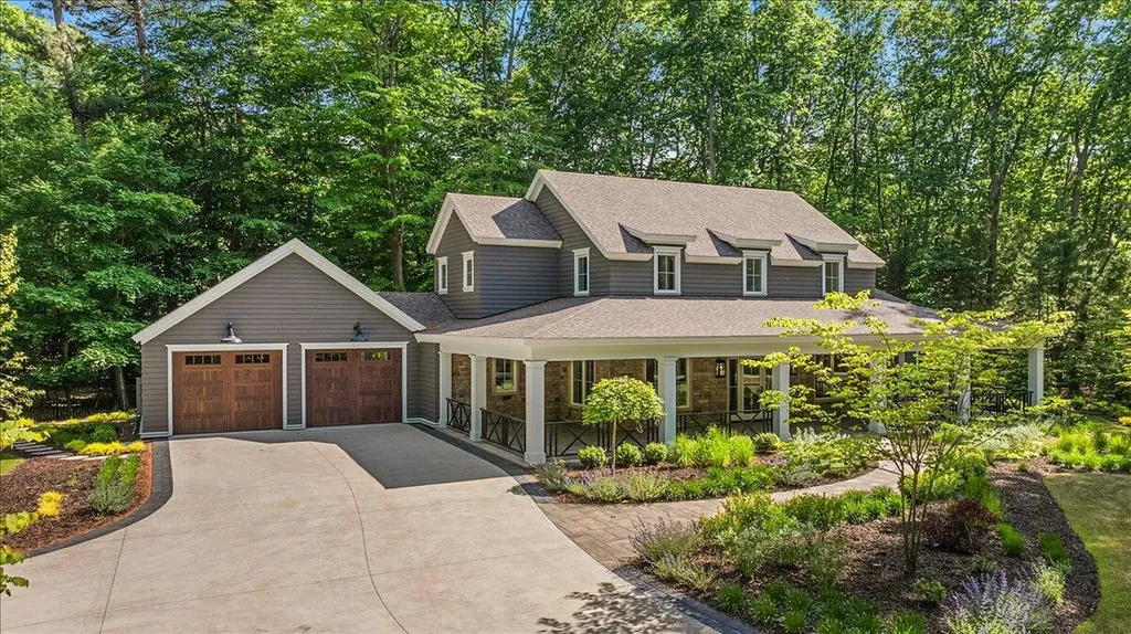 317 N Lakeshore Avenue Park Township MI 49424