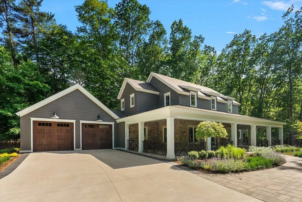 317 N Lakeshore Avenue Park Township MI 49424