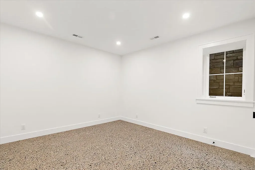 317 N Lakeshore Avenue Park Township MI 49424